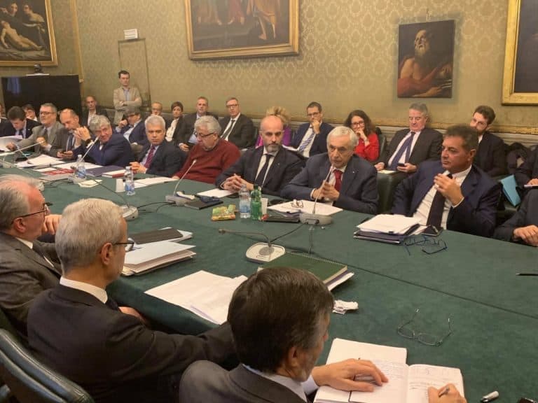 Banche aperte: clienti restate a casa