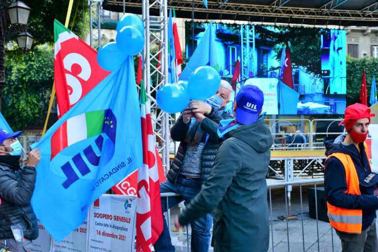 Manifestazione del 16/12/2021 a Palermo in piazza Verdi.