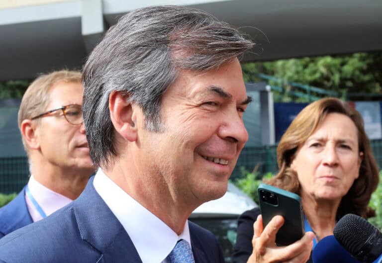 Carlo Messina di Intesa San Paolo: Giusto dare un congruo aumento ai bancari.