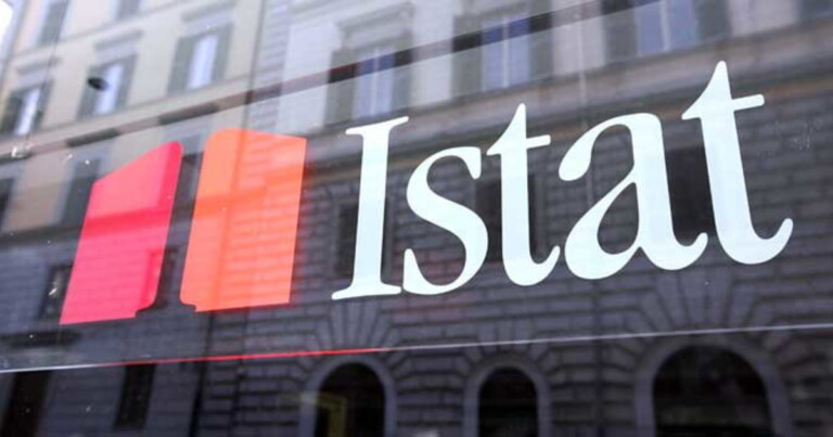 Pubblicata la nuova indagine Istat: il 15% delle donne italiane ha subito violenza prima dei 16 anni